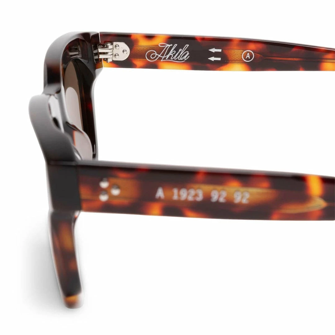 AKILA ANALOGUE Belts