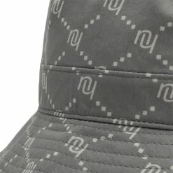 Neighborhood MONOGRAM / C-HAT