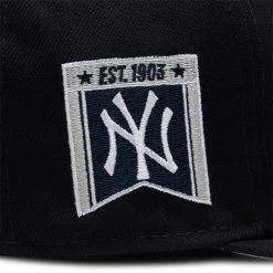 New Era 59FIFTY NEW YORK YANKEES BANNERSIDE FITTED CAP Belts