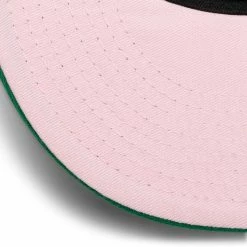 New Era 59FIFTY BOSTON CELTICS CHAIN STITCH HEART FITTED CAP Belts