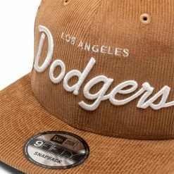 New Era 9FIFTY LOS ANGELES DODGERS SCRIPT CORDUROY CAP Belts