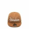 New Era 9FIFTY NEW YORK YANKEES SCRIPT CORDUROY CAP Belts