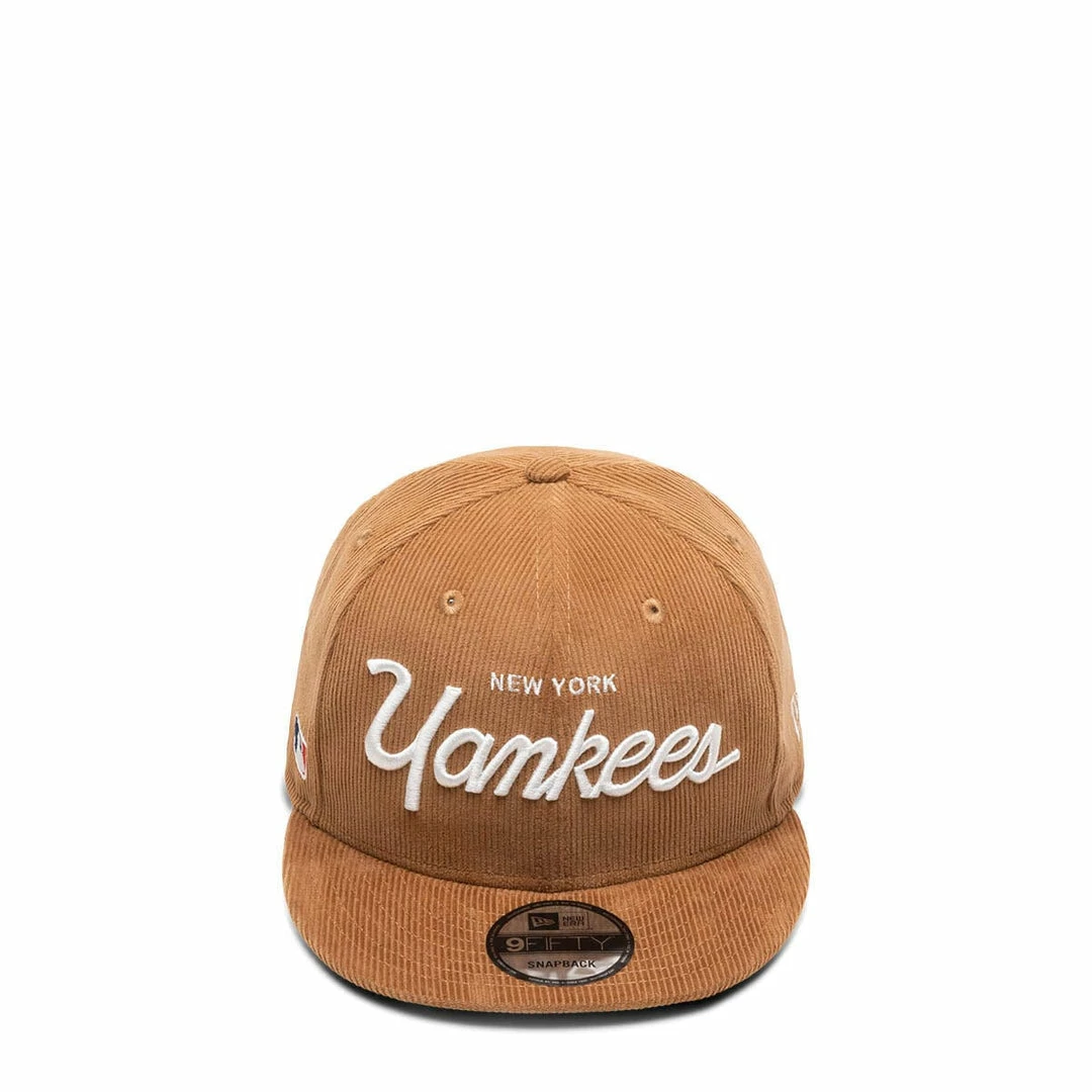 New Era 9FIFTY NEW YORK YANKEES SCRIPT CORDUROY CAP Belts