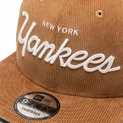 New Era 9FIFTY NEW YORK YANKEES SCRIPT CORDUROY CAP Belts