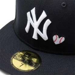 New Era Belts 59FIFTY NEW YORK YANKEES TEAM HEART FITTED CAP
